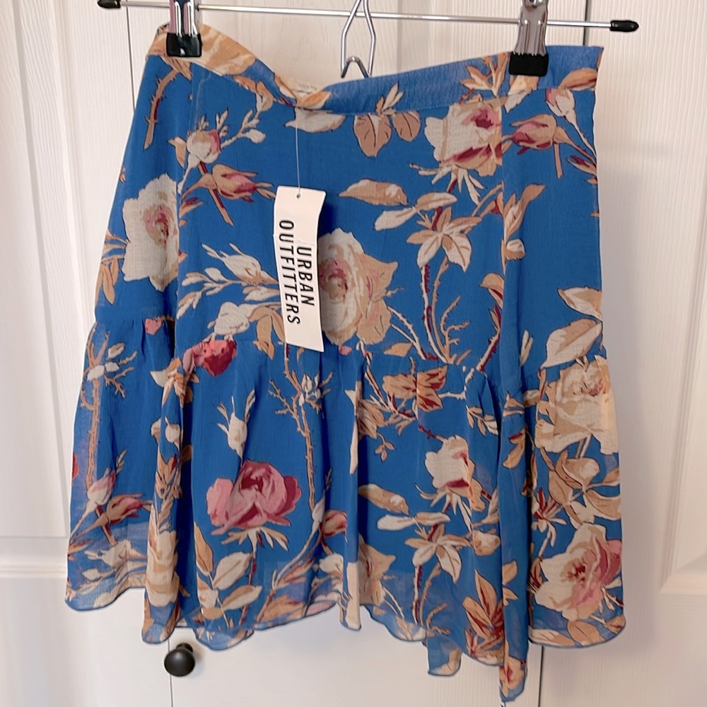 NWT Blue Floral Urban Outfitters Mini Skirt Size Small